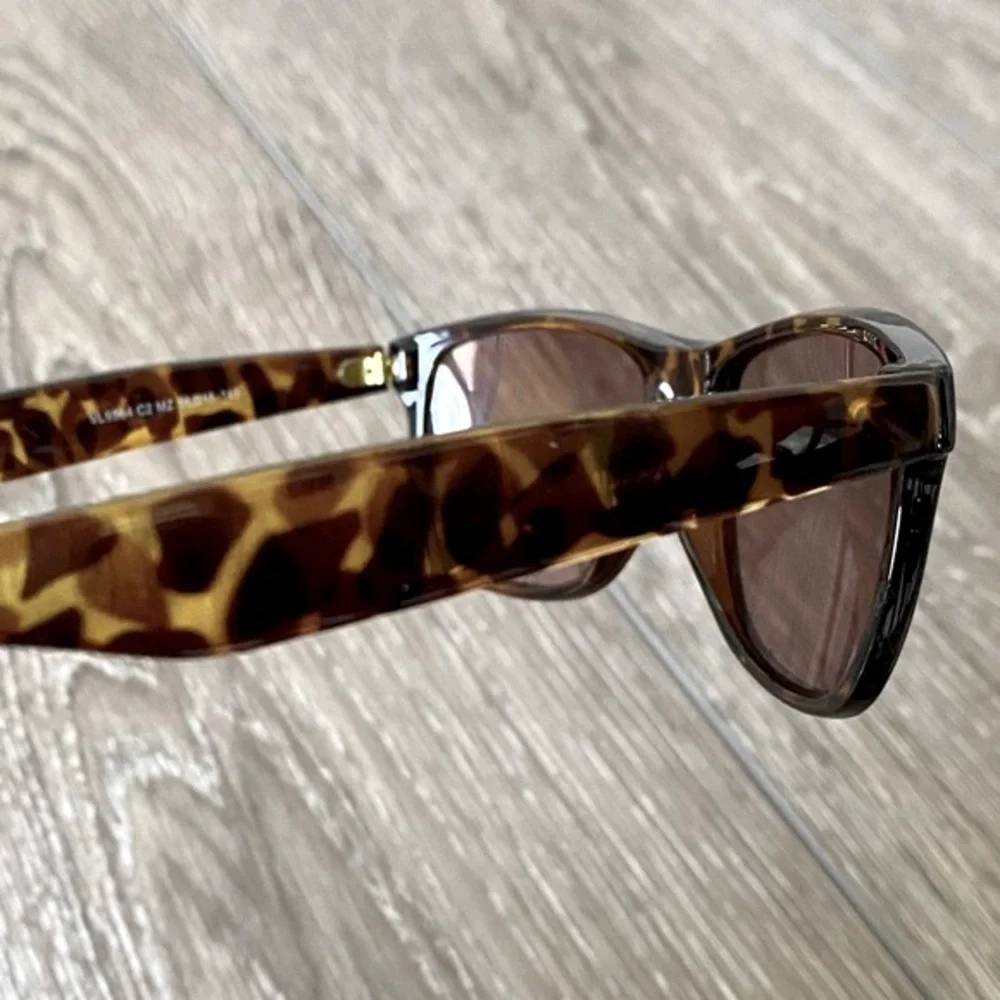 NEW! Polarized Sunglasses Lightweight Retro Square UV Protection Shades Tortoise